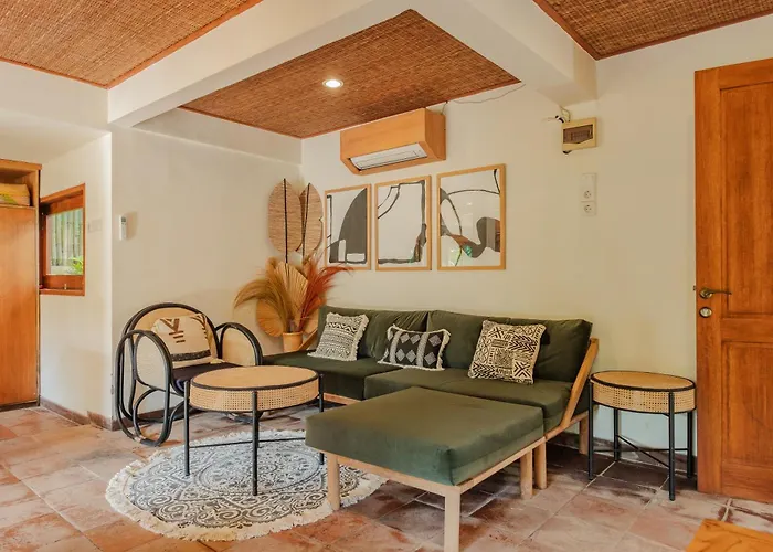 Charming 1 Bedroom Private - Riverside -
